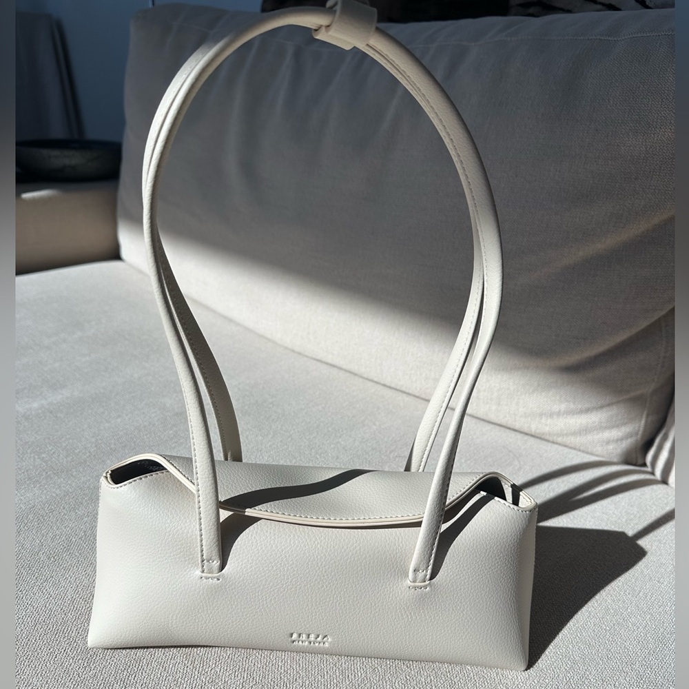 Freja Chrystie Chic Cream Leather Shoulder Bag